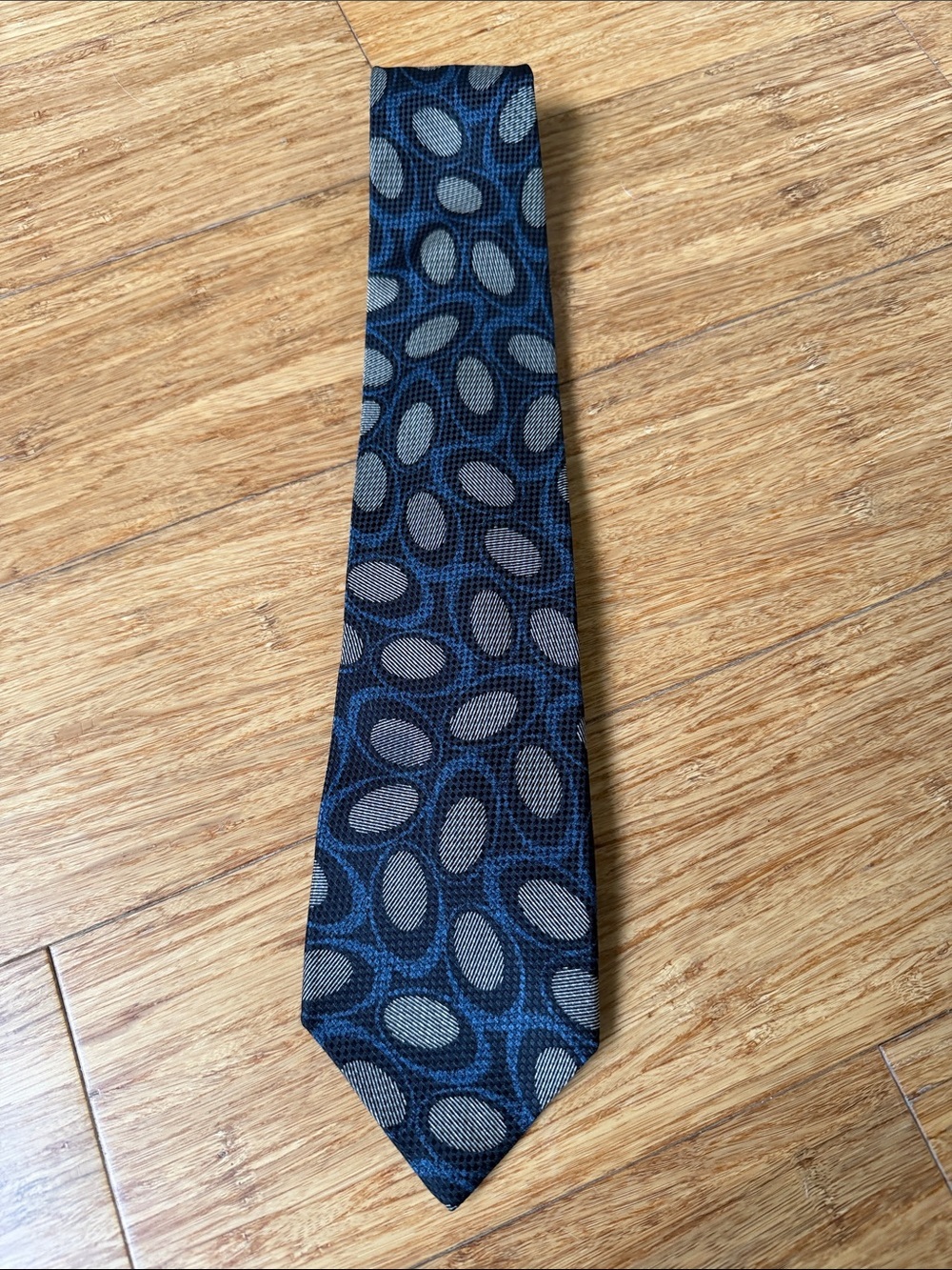 (12t) Premier Edi. Kuppenheimer Blue Gray Abstract Oval Geometric Silk Men’s tie